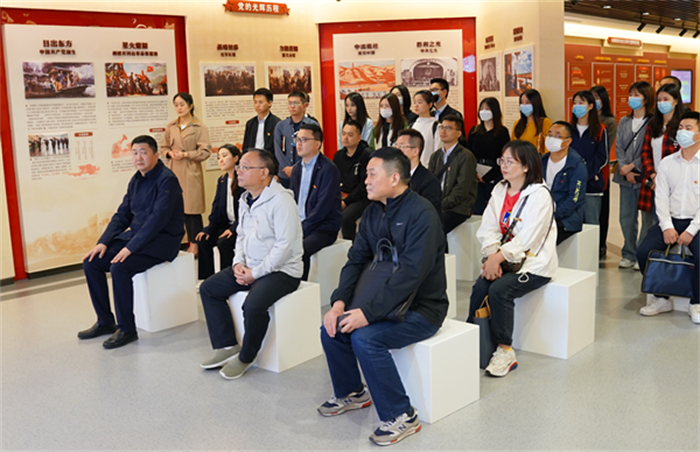財(cái)信小貸公司黨支部開展作風(fēng)大整飭主題黨日活動(dòng)